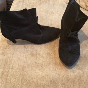 Juicy Couture heeled ankle suede black boots